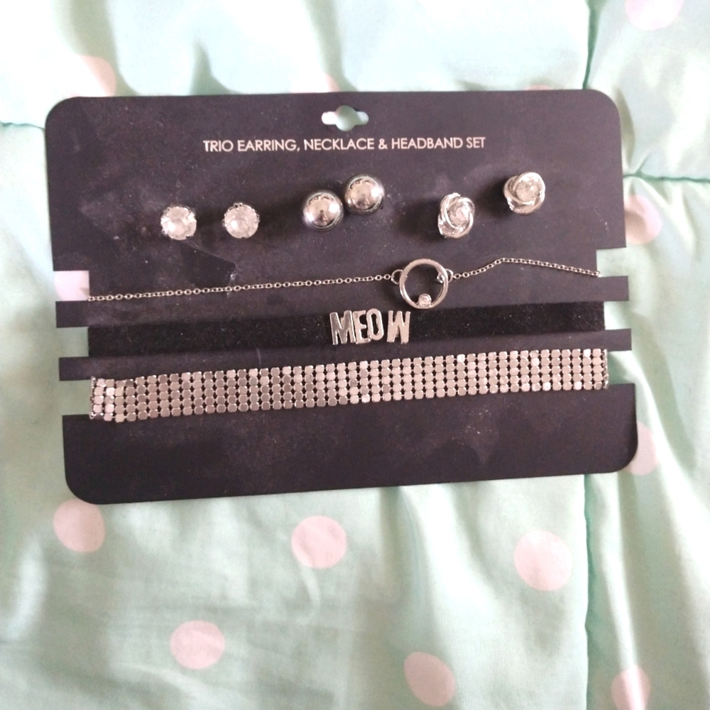 Earrings & Necklaces